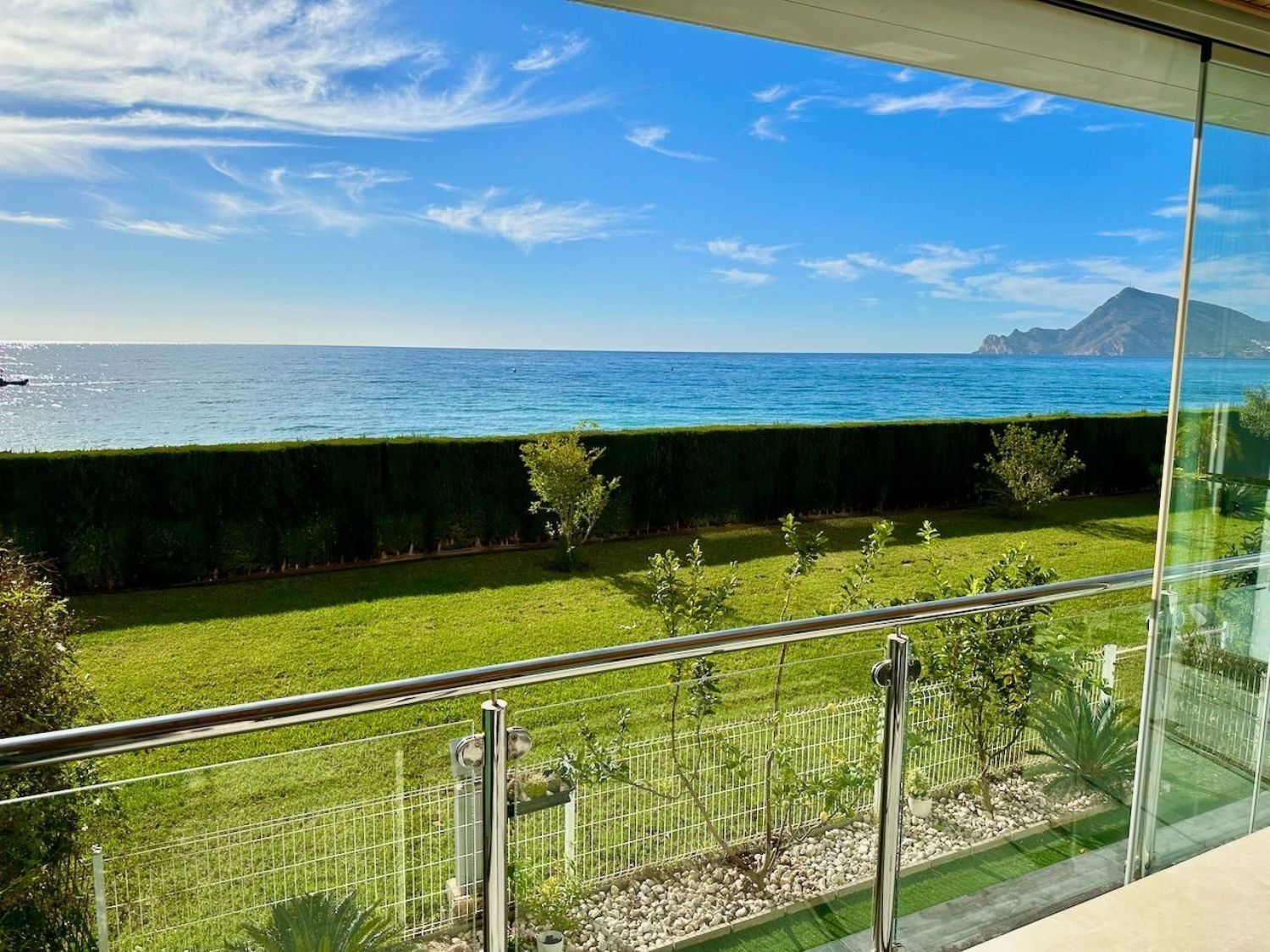 Duplex for sale on the seafront in Playa Cap Negret, in Altea