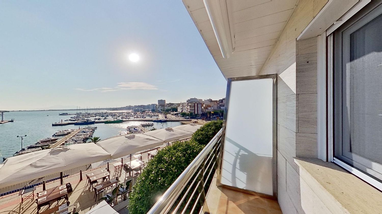 Apartment for sale on the seafront on Carrer Ventrol, in l'Ampolla