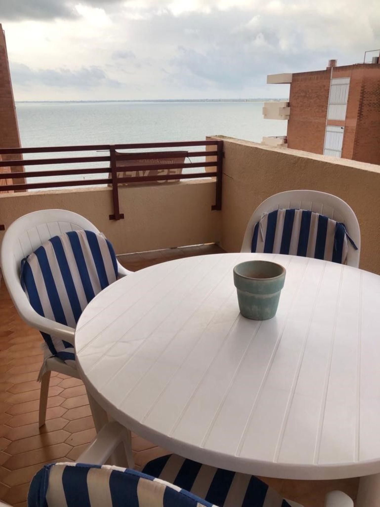 Penthouse for sale on the seafront in Ronda del Mar, in l'Ampolla