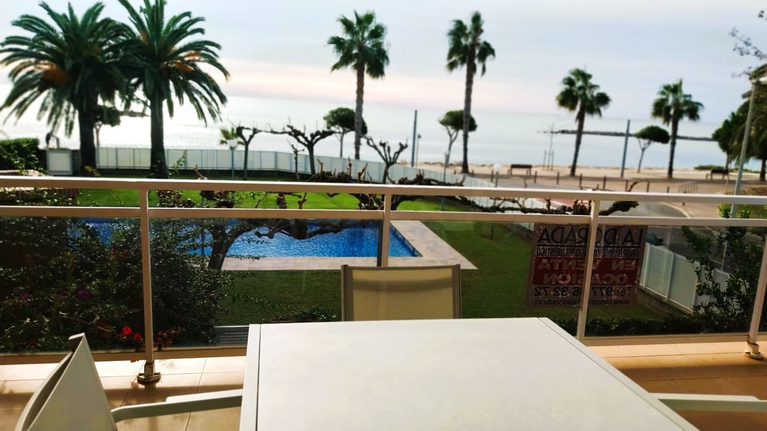 Apartment for sale on the seafront in La Llosa, Cambrils