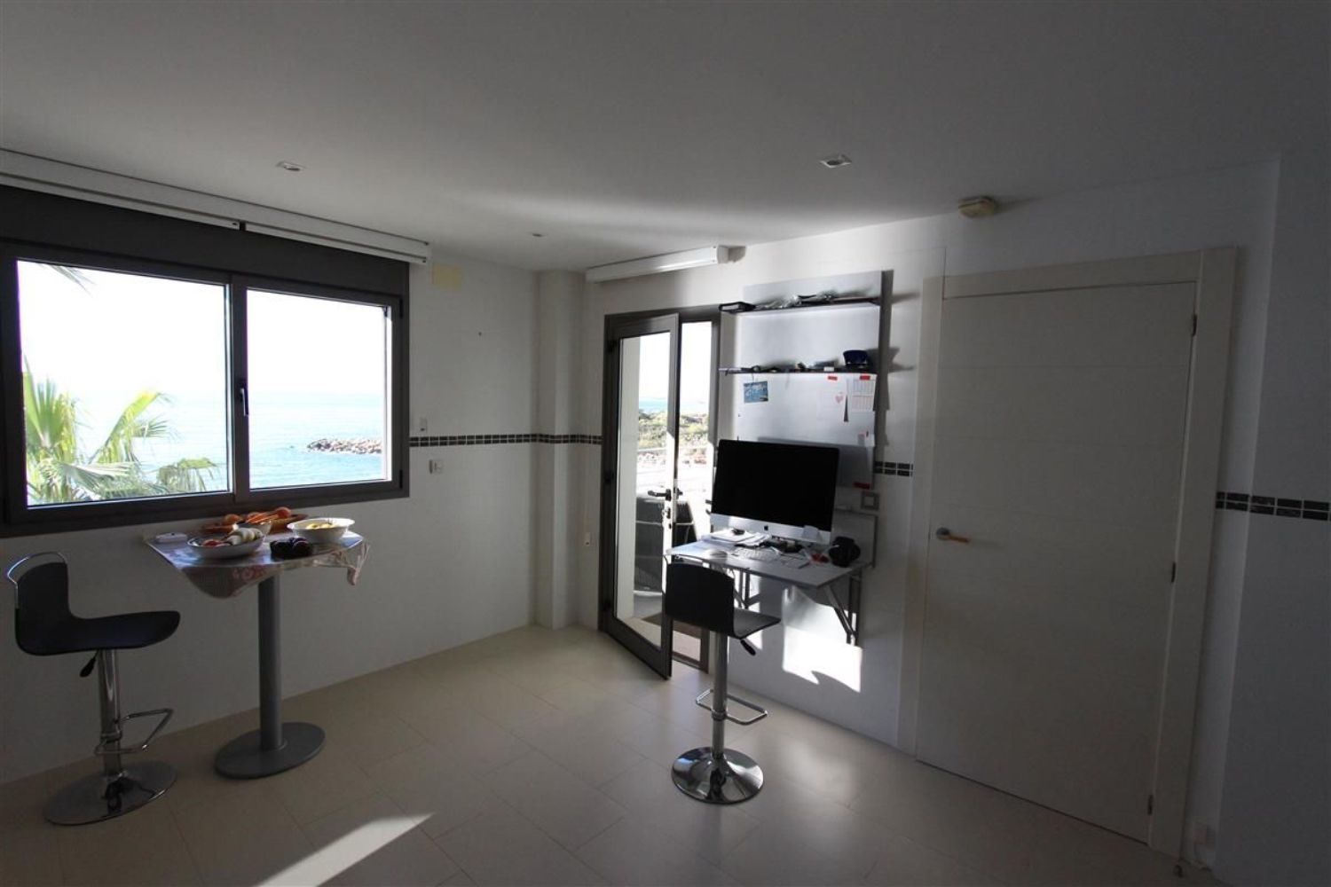 Apartamento à venda à beira-mar na Plaza Granada-mascarat, em Altea