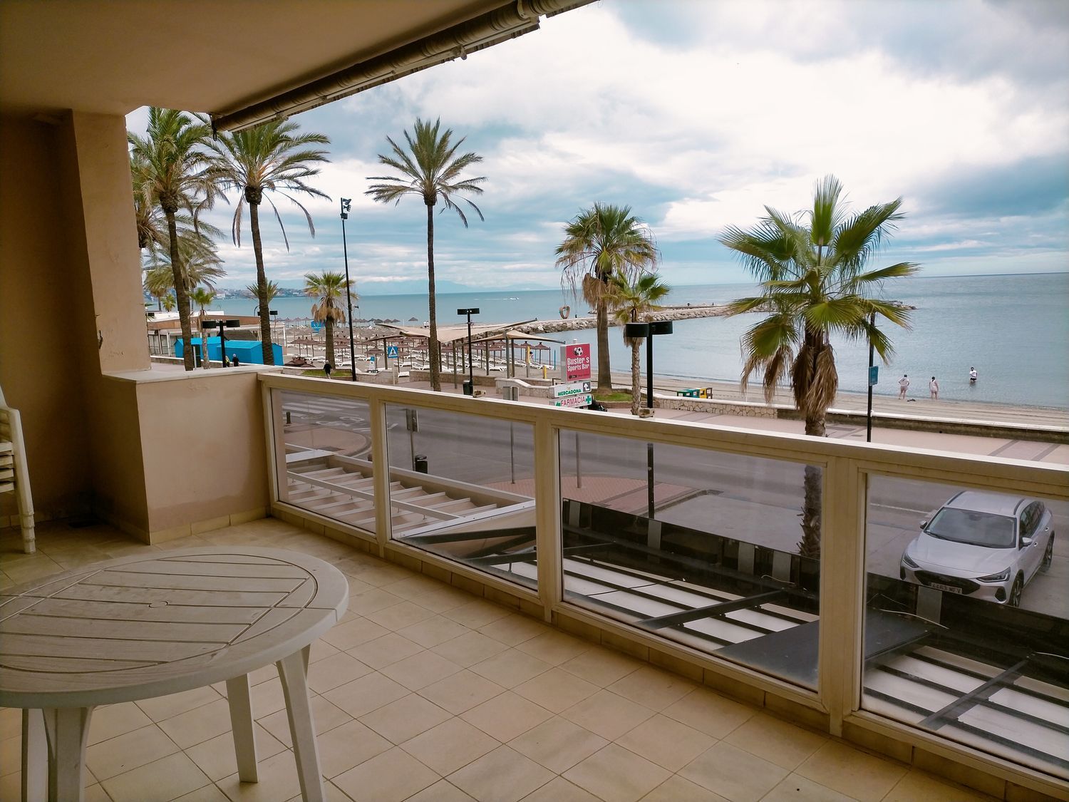 Apartamento en venta en primera línea de mar en el paseo Marítimo Rey de España, en Fuengirola