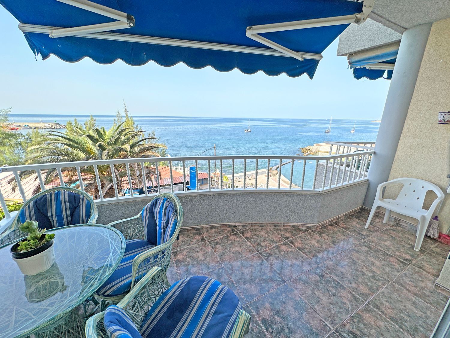 Apartment for sale on the seafront in Calle La Lajilla, in Mogán