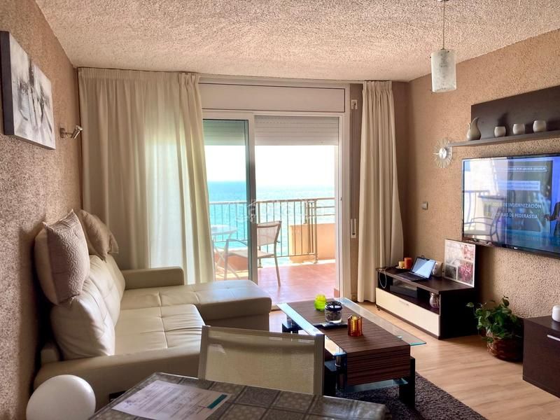 Apartamento en venta en primera línea de mar en el Passeig Marítim, en Miami Playa