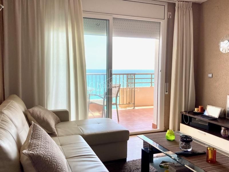 Apartamento en venta en primera línea de mar en el Passeig Marítim, en Miami Playa