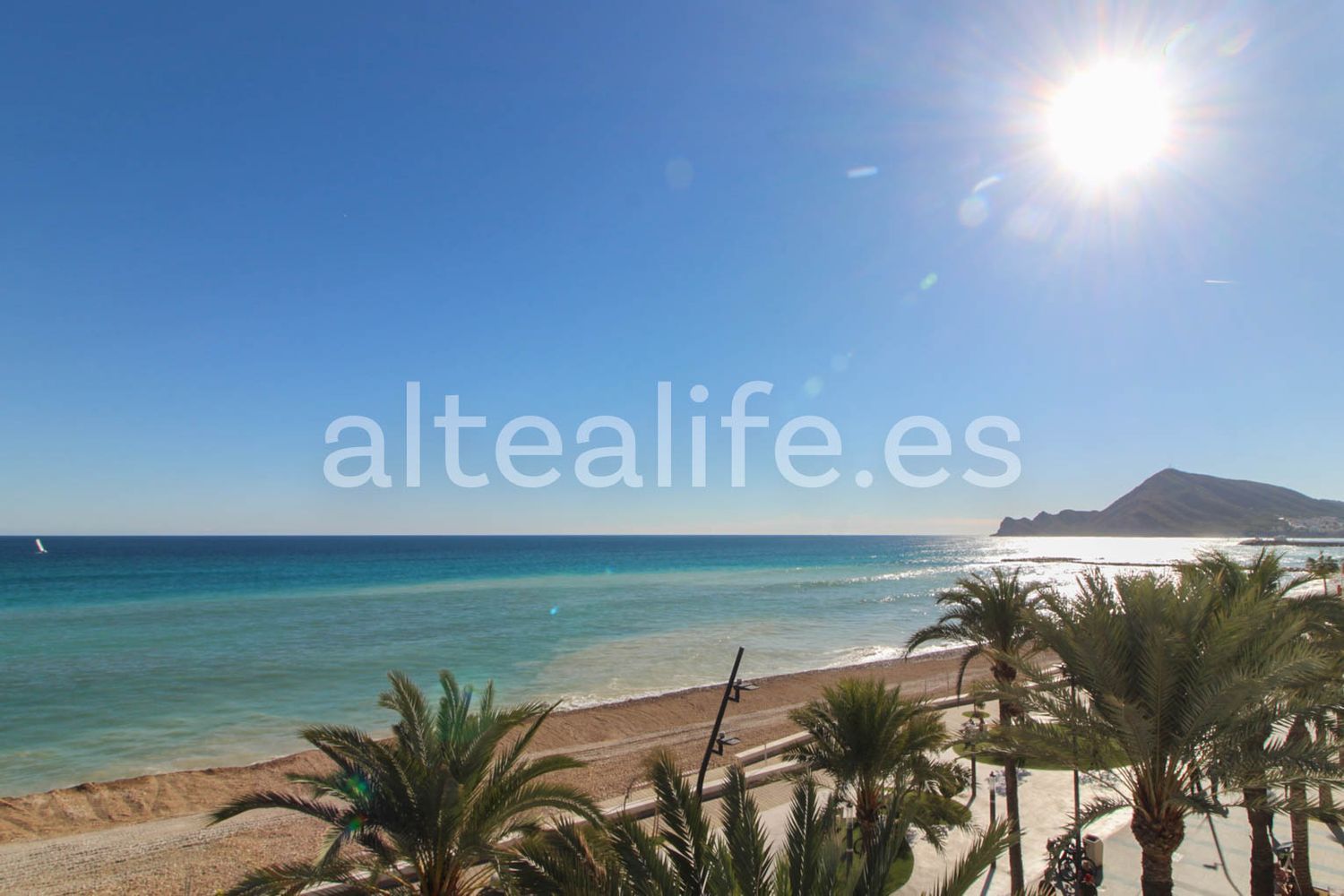 Apartment for sale on the seafront on the Mediterrani promenade, in Altea