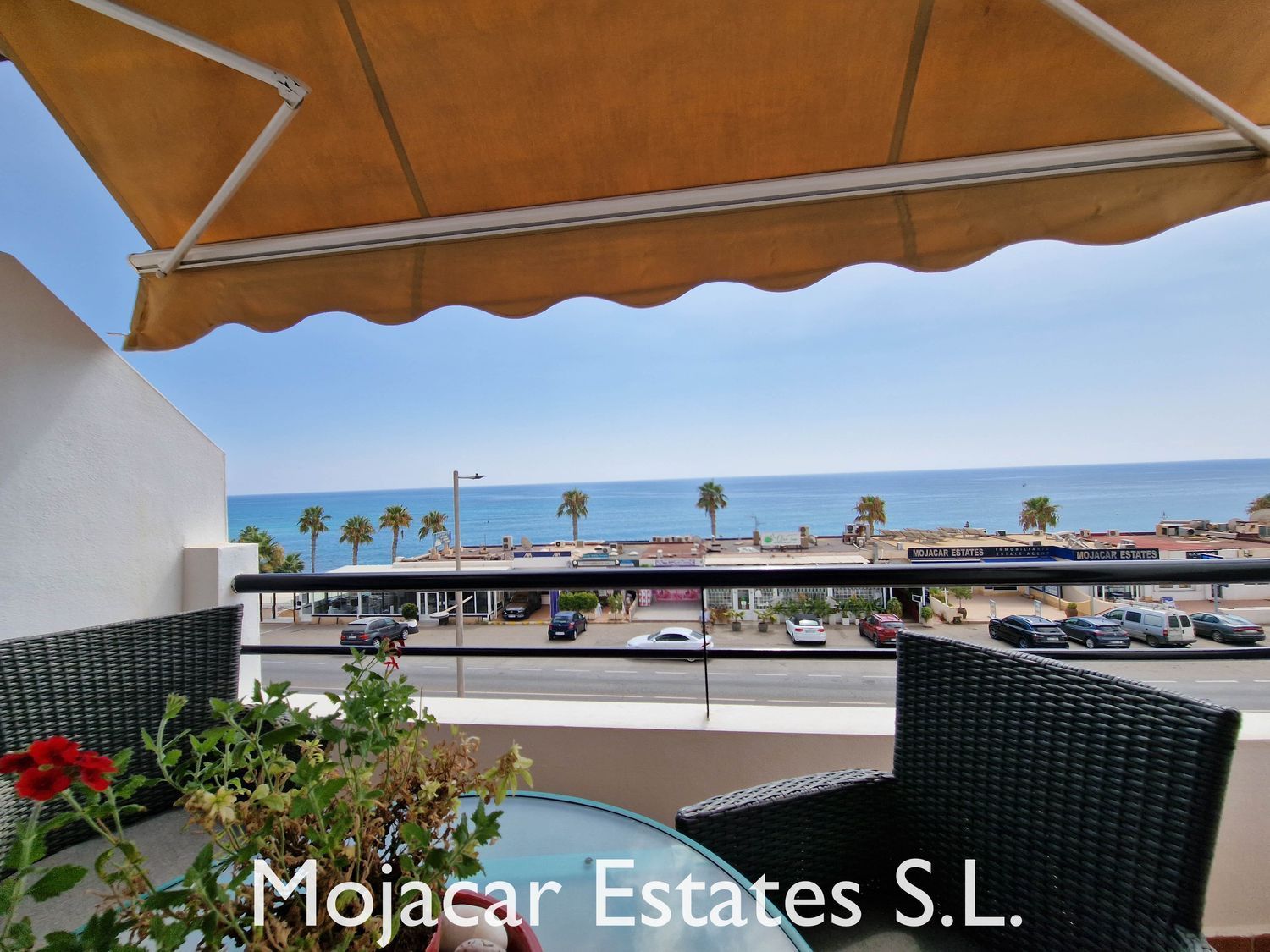 Penthouse for sale on the seafront on the Paseo del Mediterráneo, in Mojácar