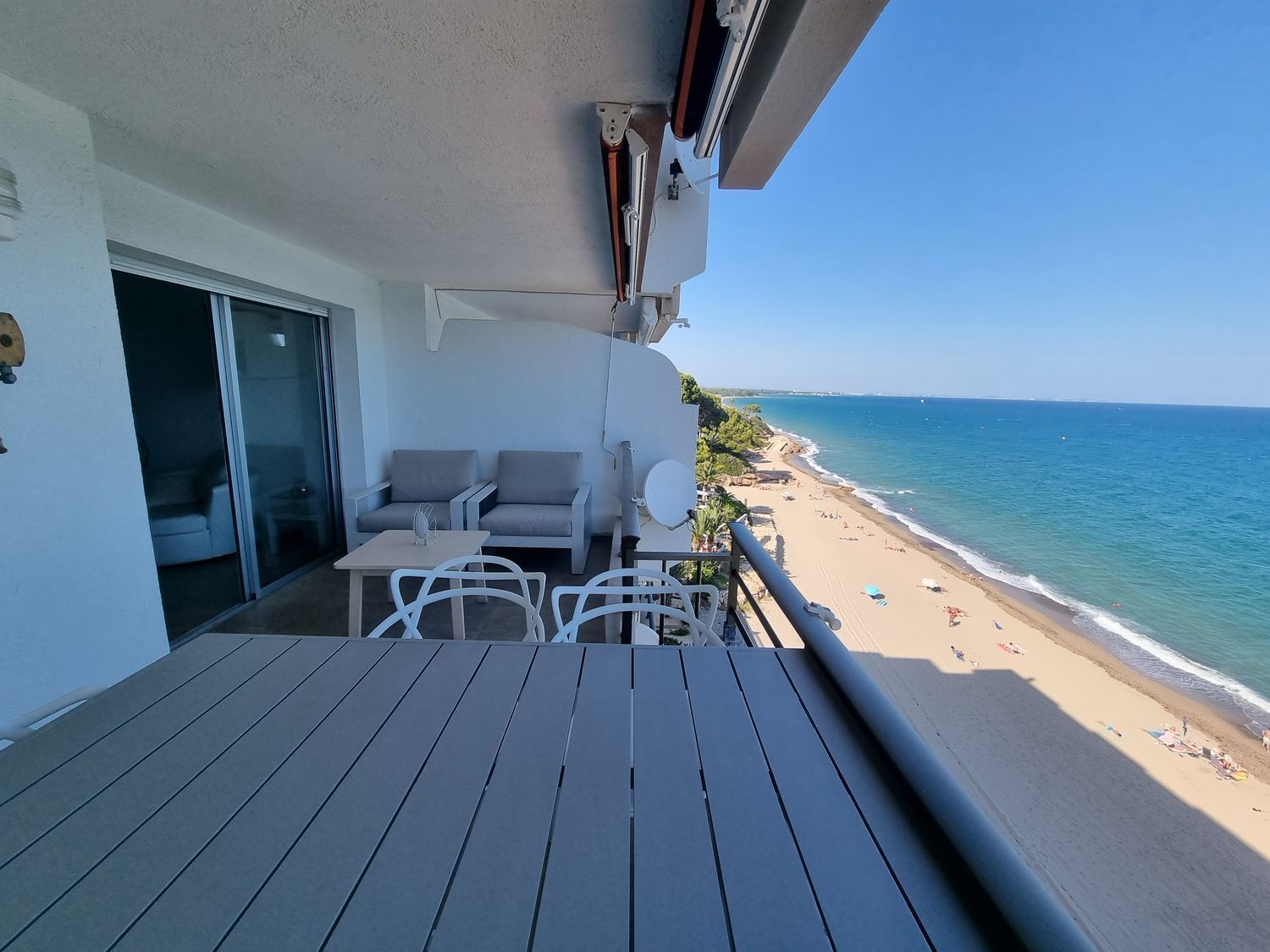 Apartament en venda a primera línia de mar al Passeig Marítim, a Miami Platja