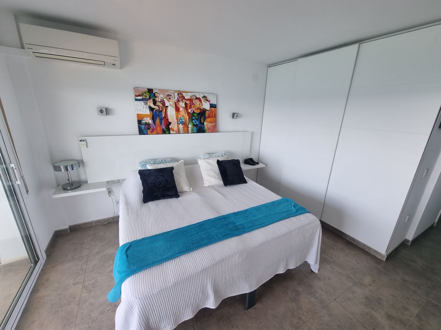 Apartamento en venta en primera línea de mar en el Passeig Marítim, en Miami Playa