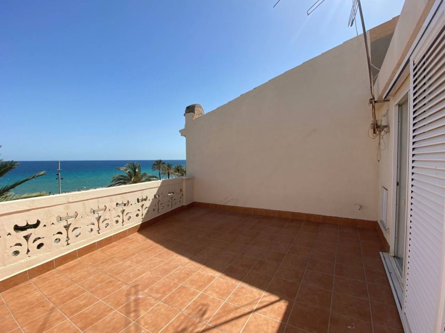 House for sale on the seafront in Badalona