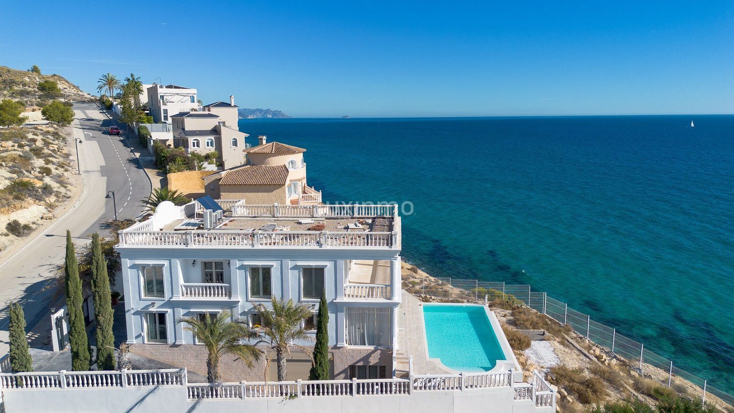 Casa en venta en primera línea de mar en la Avenida de l'Alacantí, en Campell