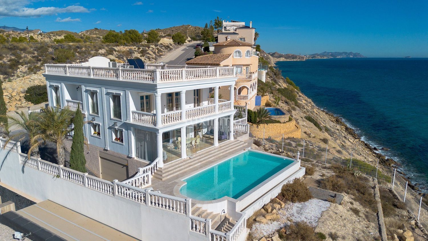 Casa en venda a primera línia de mar a l'Avinguda de l'Alacantí, a Campell