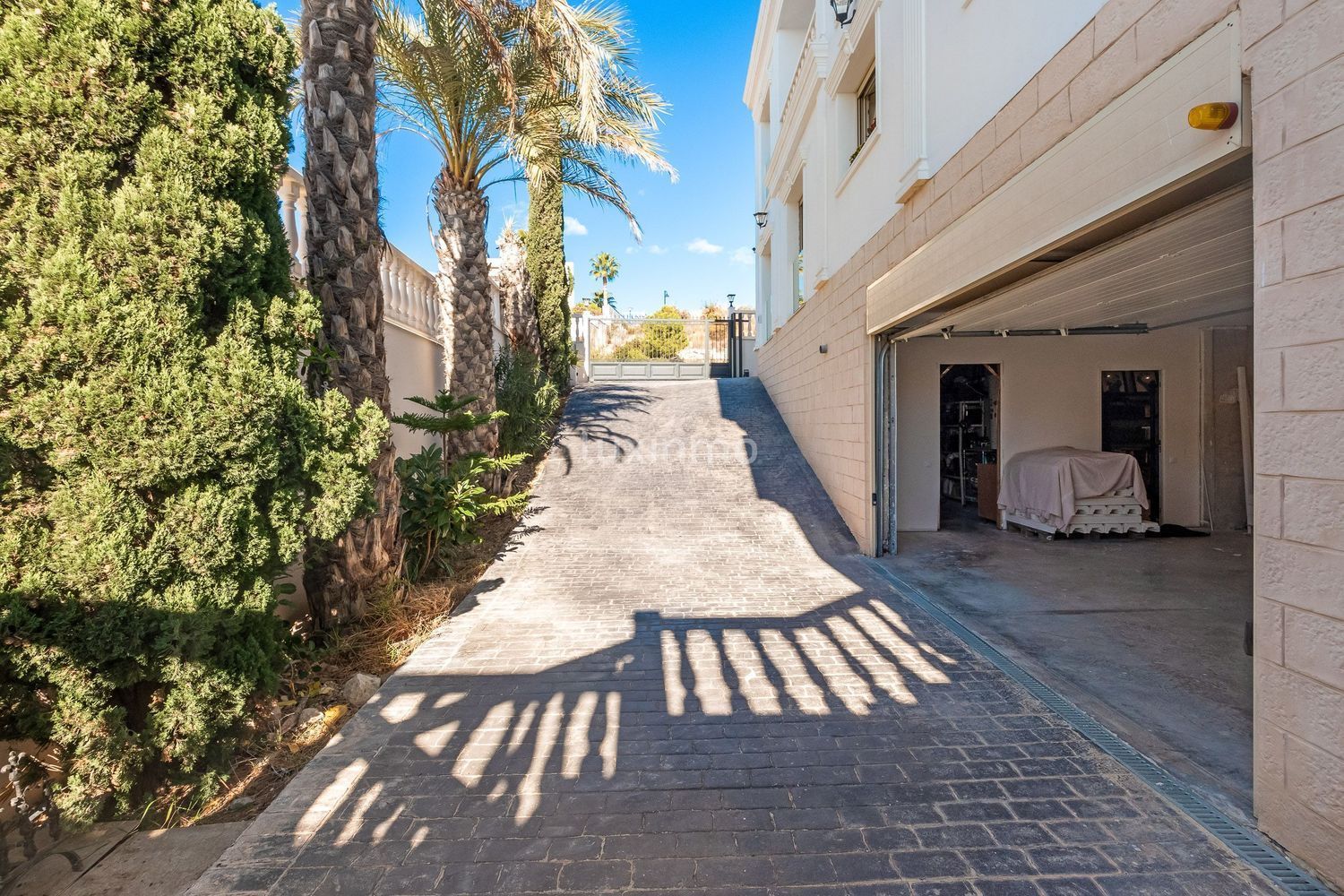 Casa à venda à beira-mar na Avenida de l'Alacantí, em Campell