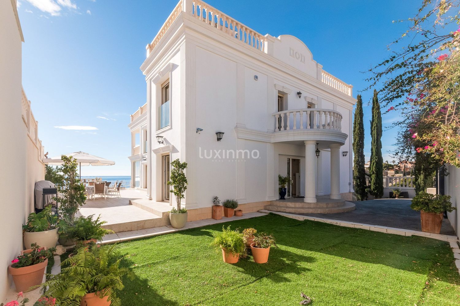 Casa en venta en primera línea de mar en la Avenida de l'Alacantí, en Campell