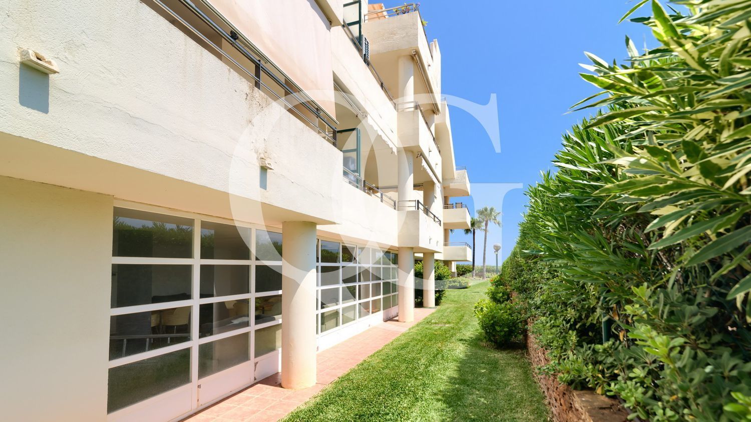 Apartament en venda a primera línia de mar al carrer de Roderic d'Osona, a Oliva