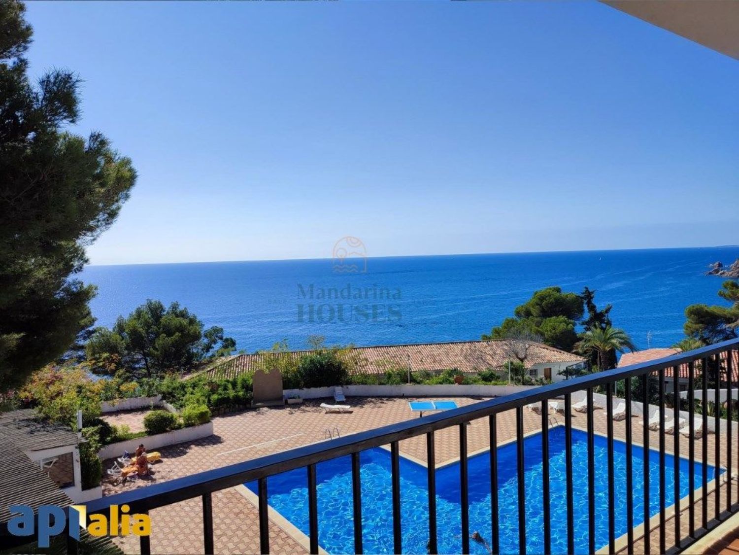 Apartment for sale on the seafront in the Cala Levanto Urbanization, in Tossa de Mar