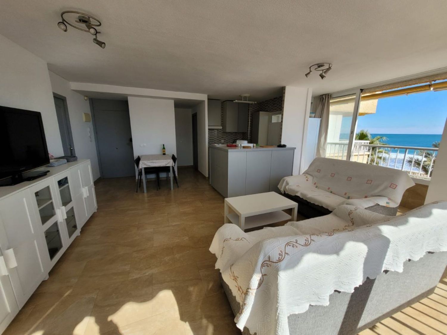 Apartament en venda a primera línia de mar a la Urbanització Urbanova, a Alacant