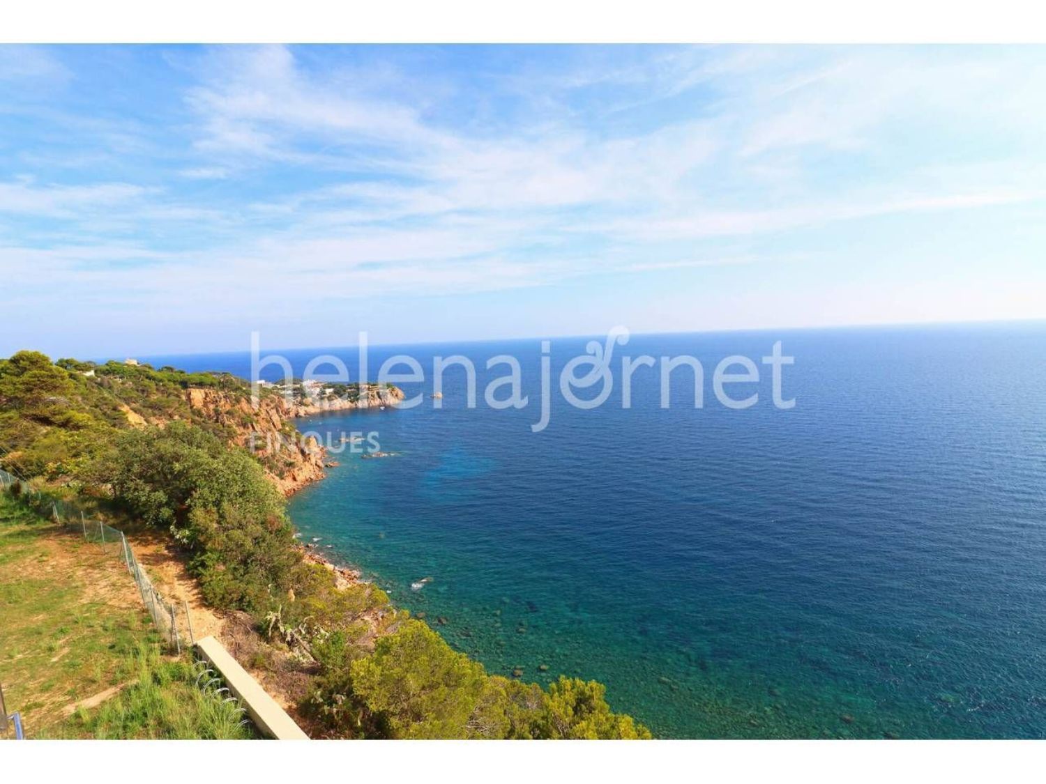 Penthouse for sale on the seafront in Les Penyes, in Sant Feliu de Guíxols