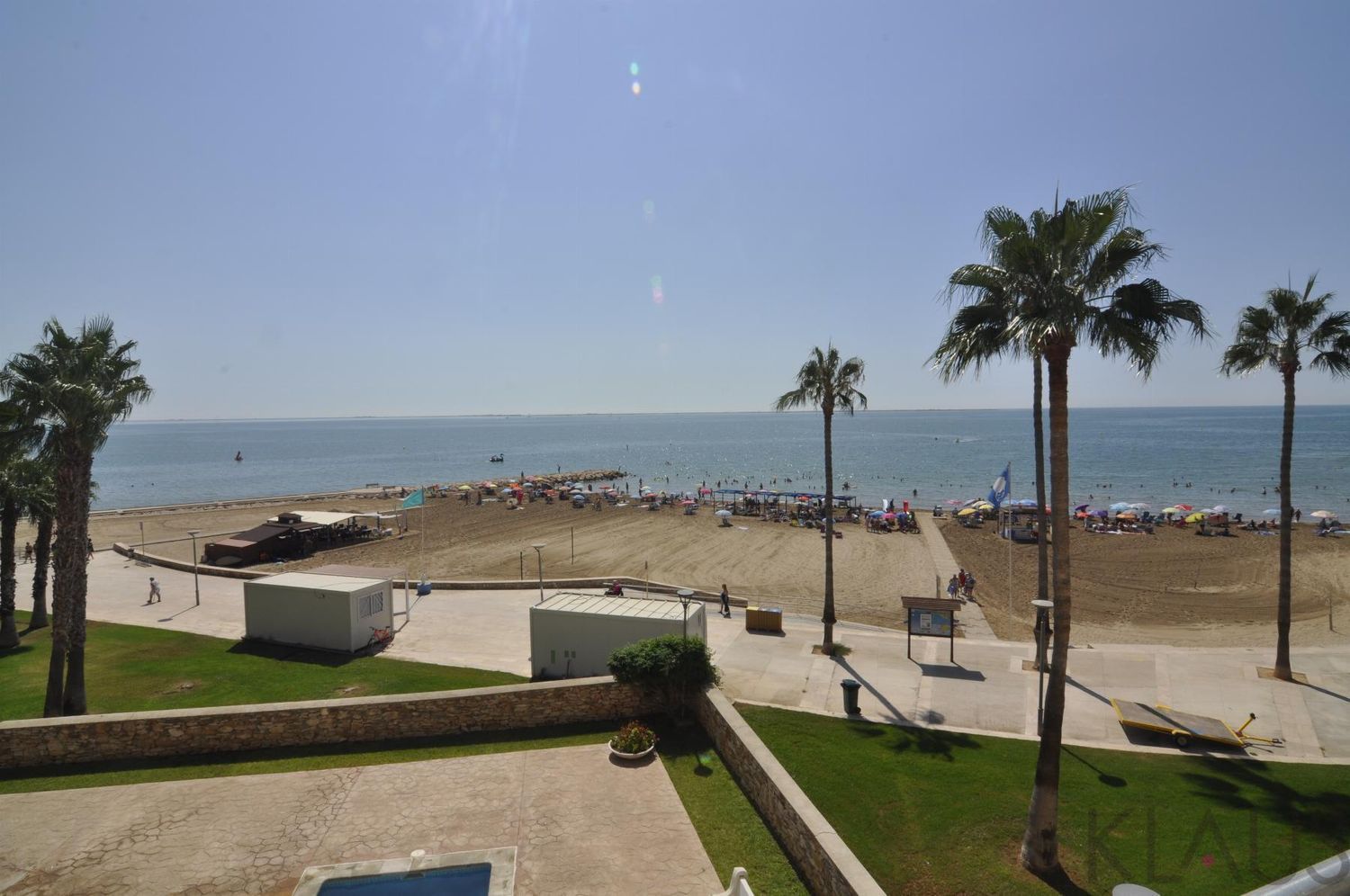 Flat on the seafront in Playa de las Delicias beach in Sant Carles de la Rápita