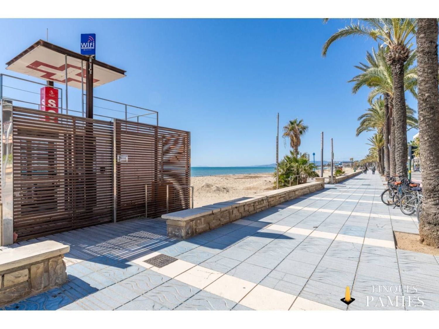 Piso en venta, en primera linea de mar en calle del Sol, en Salou