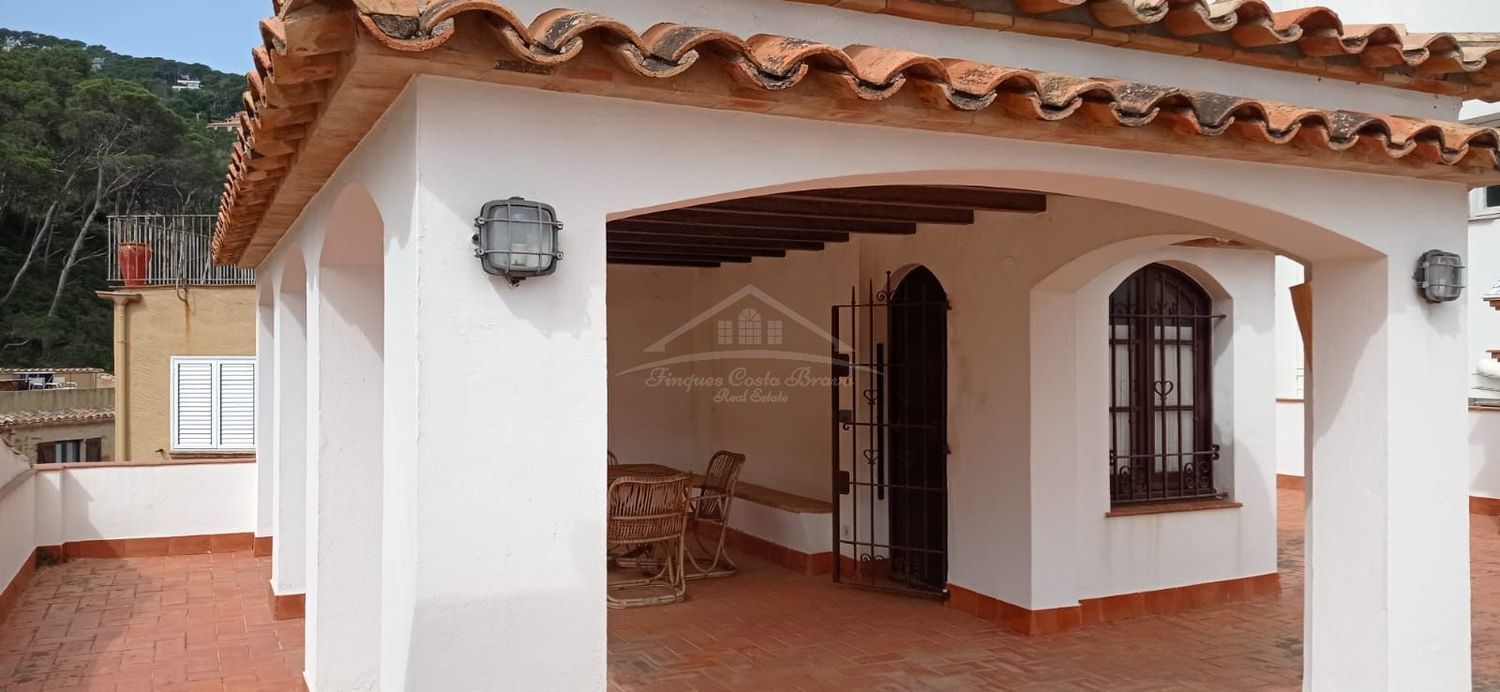 Semi-detached house for sale, on the seafront in PAseo de L´ancora, in Begur