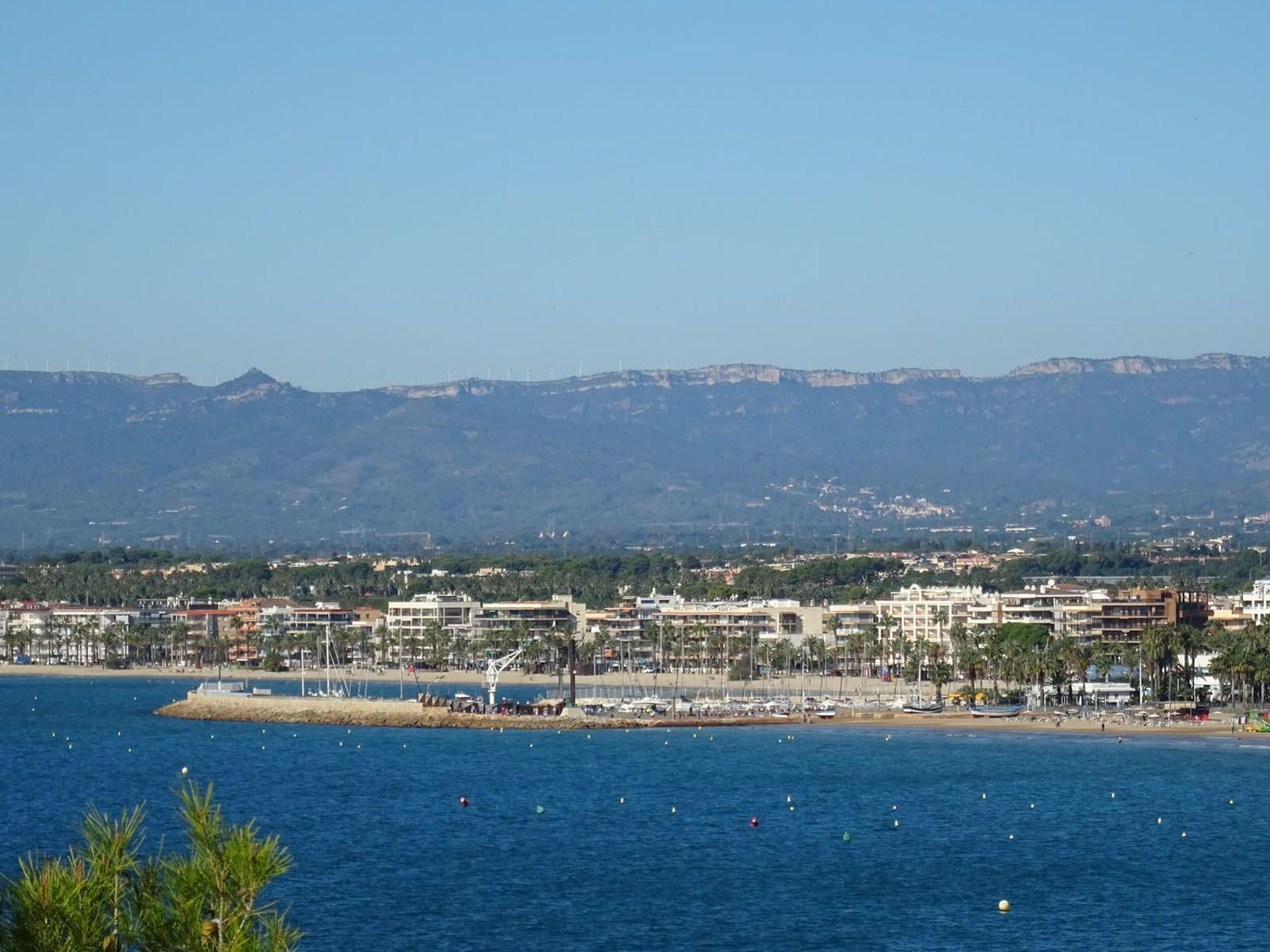 Flat in front of the sea in Brussel-les Street, in Playa dels Pilons/Capellanes in Salou