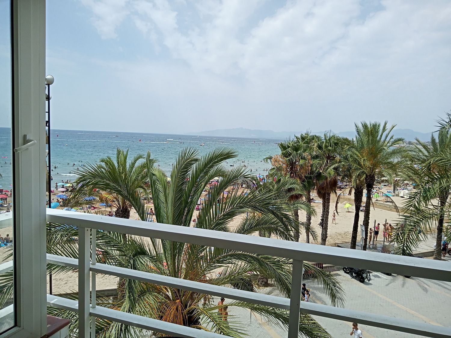 Duplex on the seafront in Calle Bruselas, in Playa de Levante, Salou