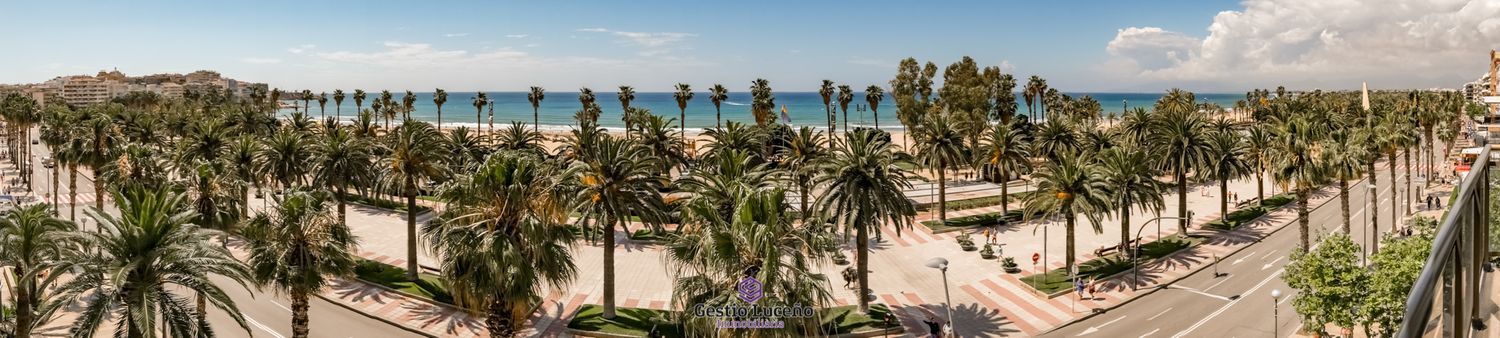 Seafront penthouse in Calle Lleida in Playa de Levante, Salou