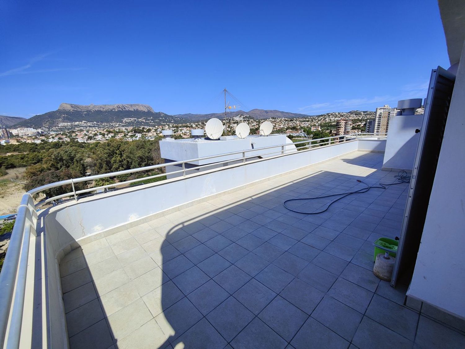 Penthouse for sale, in first line of sea in La Fossa beach, in Calpe