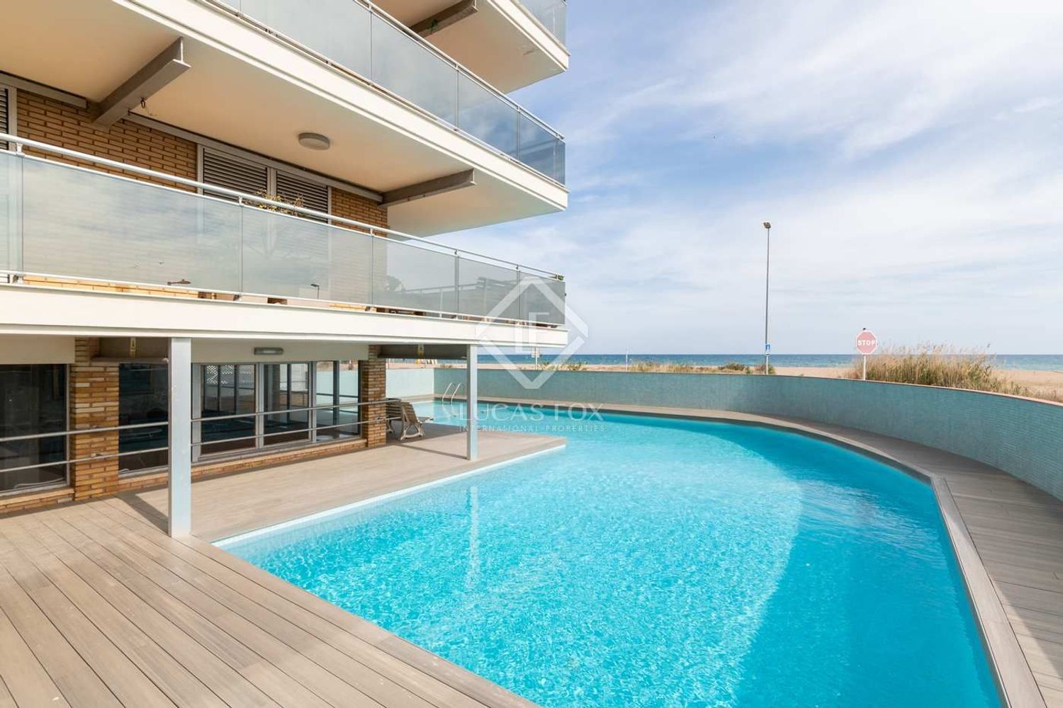 Apartment for sale, in first line of sea in the Paseo Maritimo, in Castelldefels