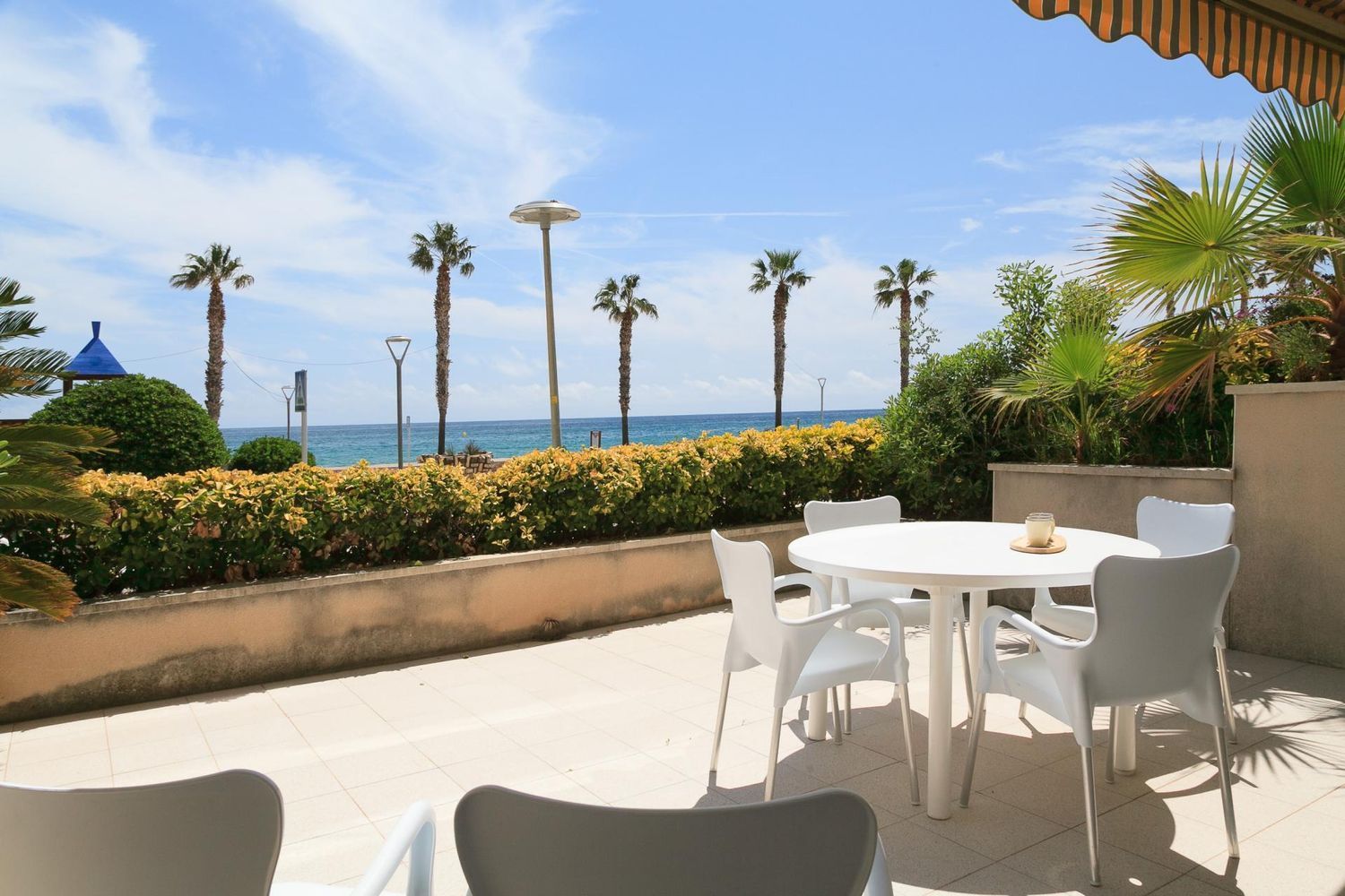 Apartment for sale, in first line of sea in Baixada platja cristal street, in Mont-Roig del Camp