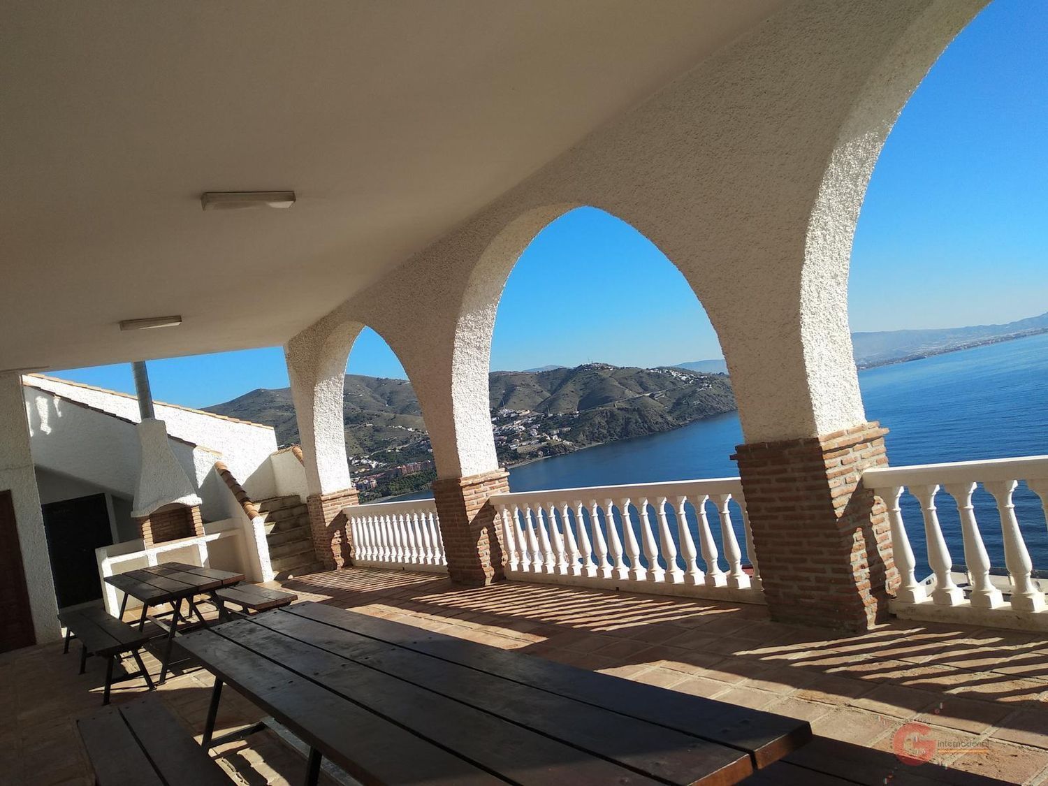 House for sale, in first line of sea in Velilla District, in Almunecar.