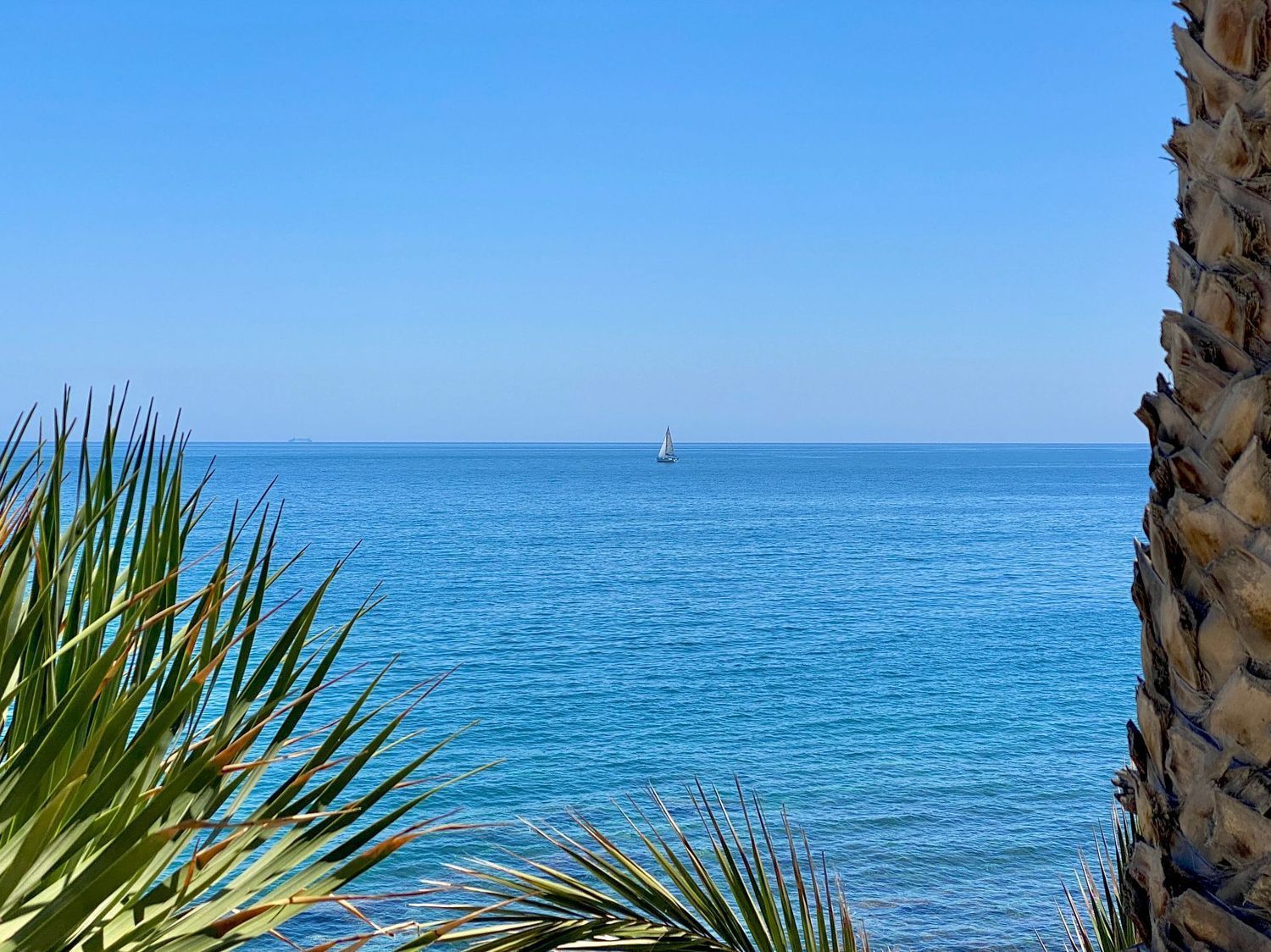 Pis en venda, a primera línia de mar a Platja de la china, a Almuñécar.