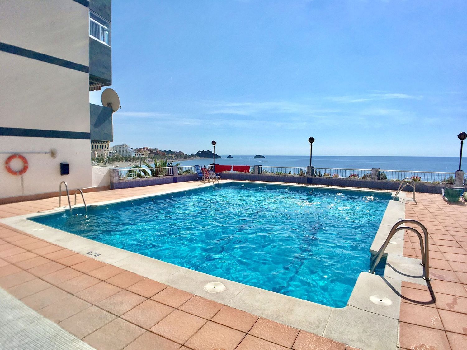 Apartment for sale, in first line of sea in cotobro, in Almuñécar.