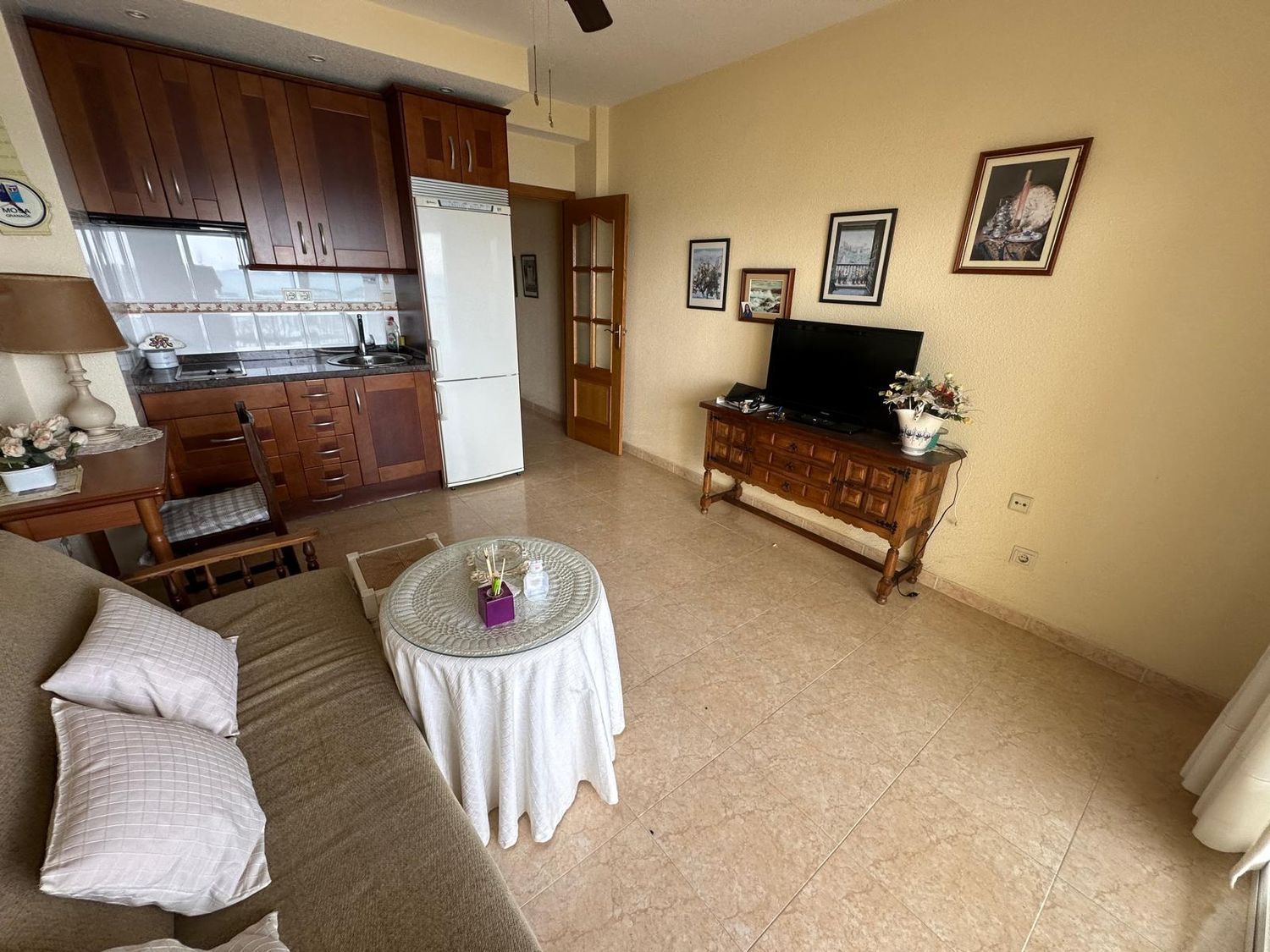 Apartment for sale, in first line of sea in Paseo de Velilla, in Almuñecar.