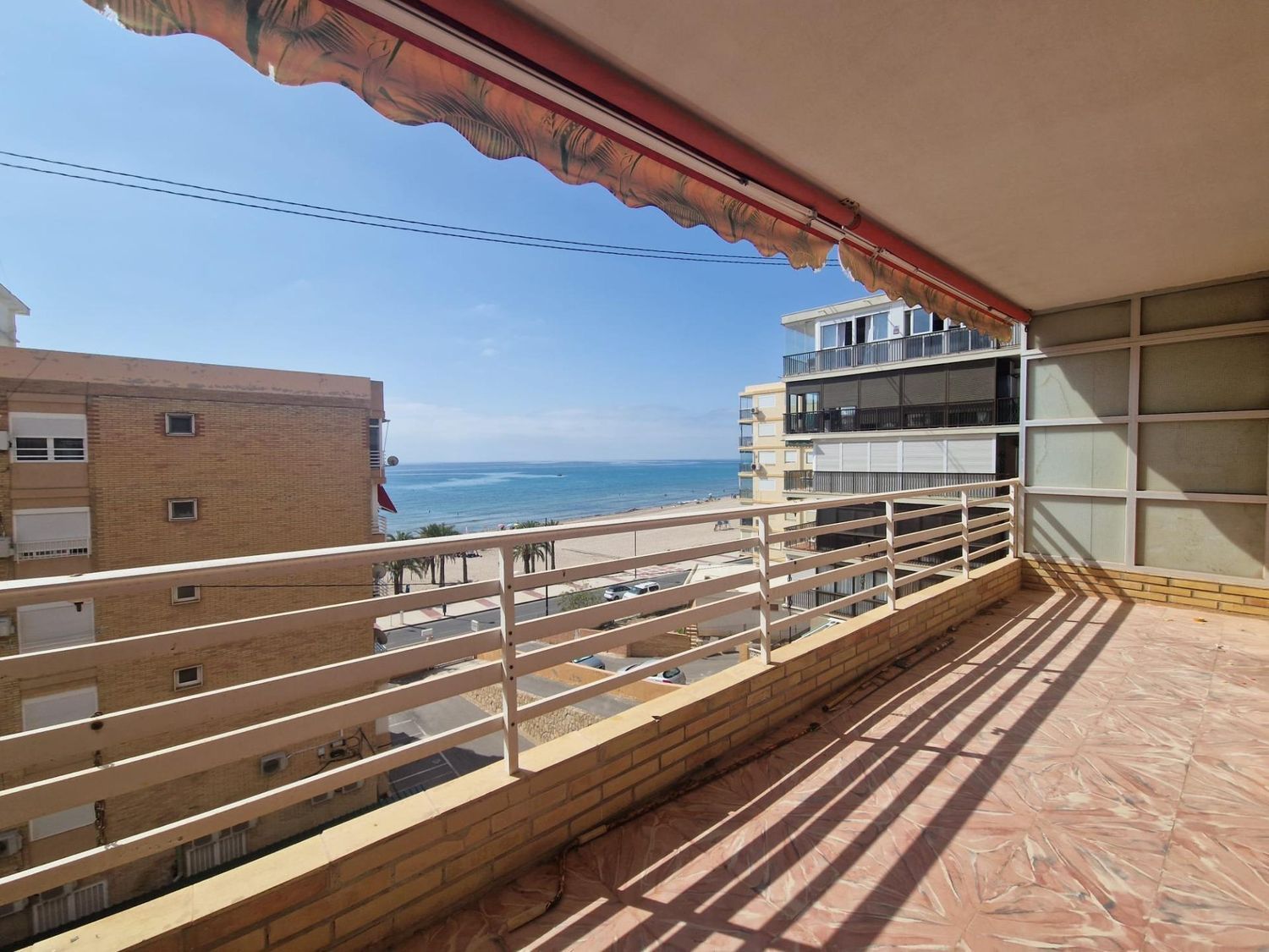 Apartment for sale, in first line of sea in Playa Muchavista, in El Campello.