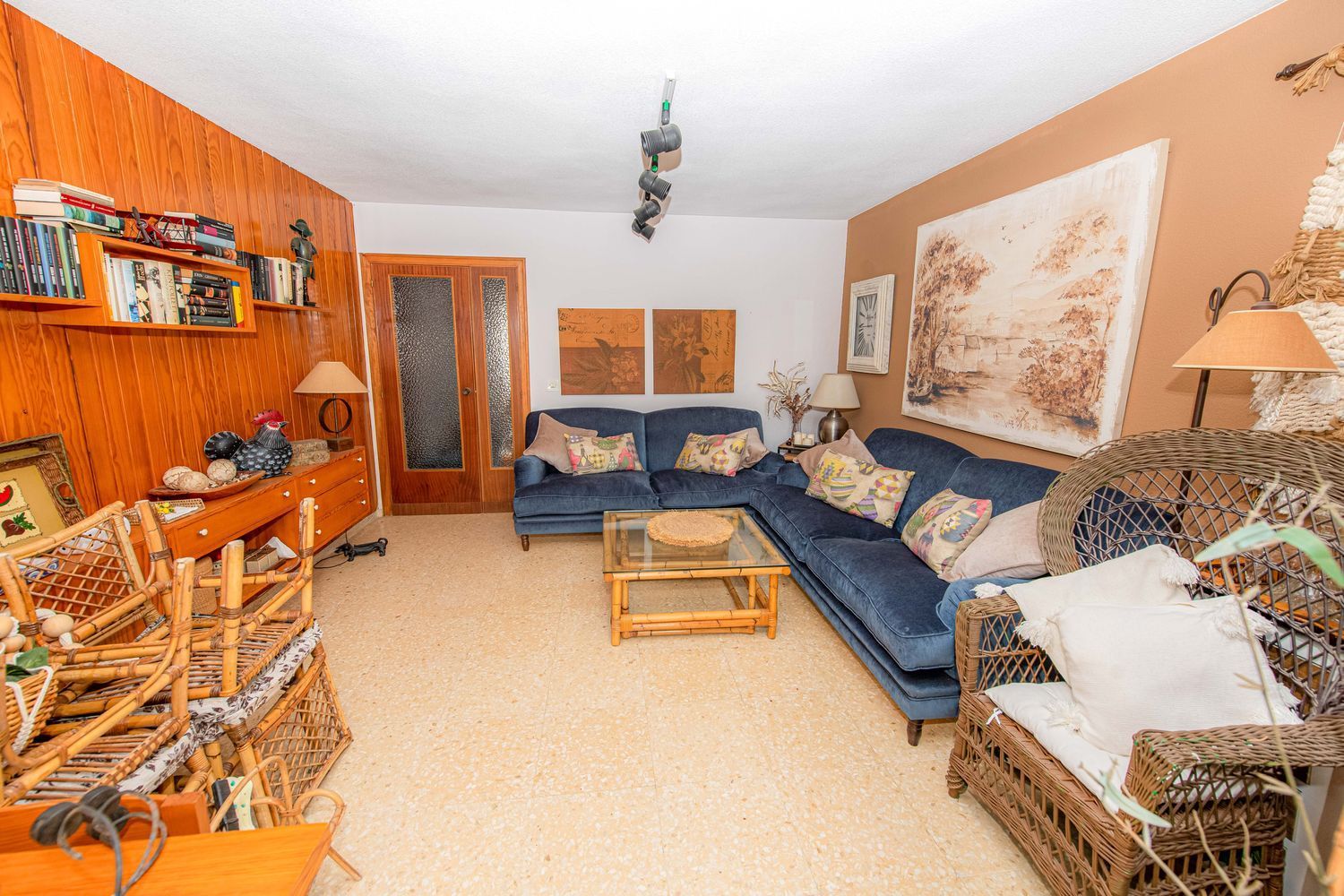 Apartment for sale, in first line of sea in Sant Vicent street, in El Campello.