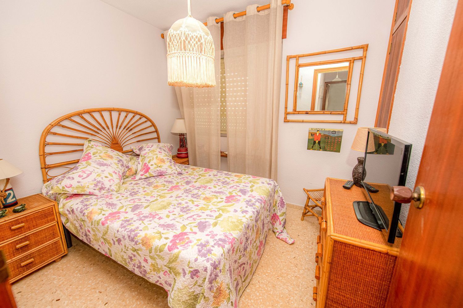 Apartamento para venda, em primeira linha de mar na rua Sant Vicent, em El Campello.