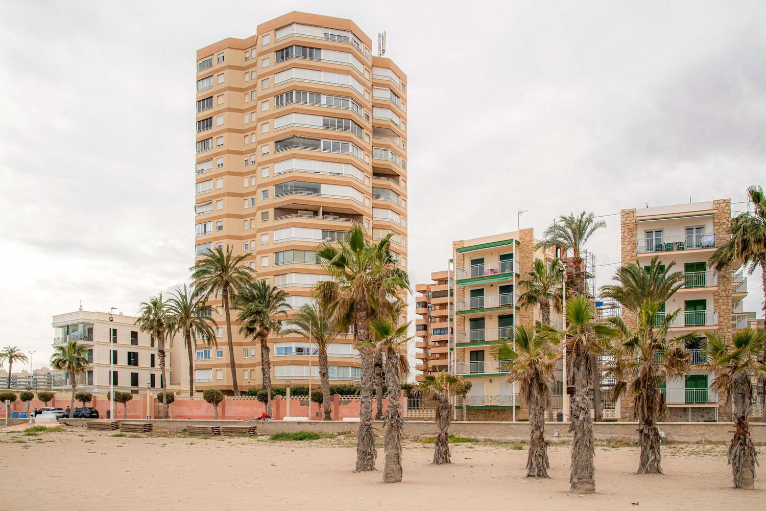 Apartamento para venda, em primeira linha de mar na rua Sant Vicent, em El Campello.