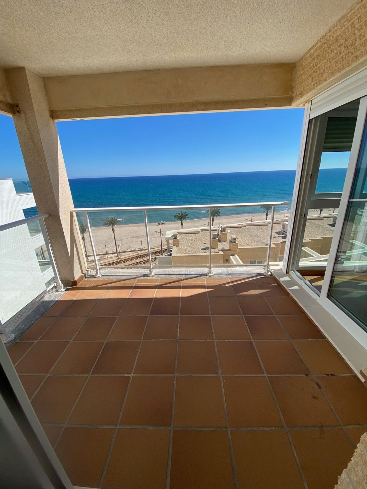 Apartment for sale, in first line of sea in Sorolla street, in El Campello.