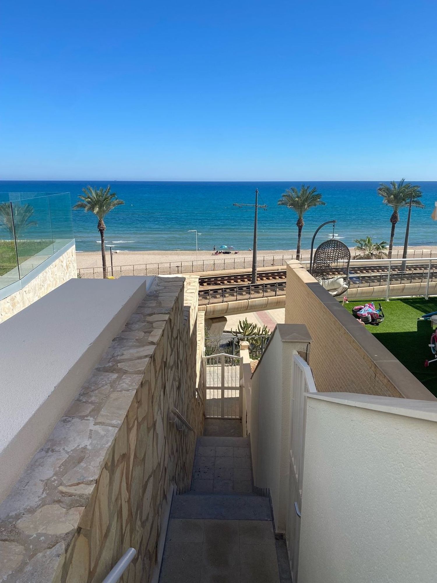 Apartment for sale, in first line of sea in Sorolla street, in El Campello.