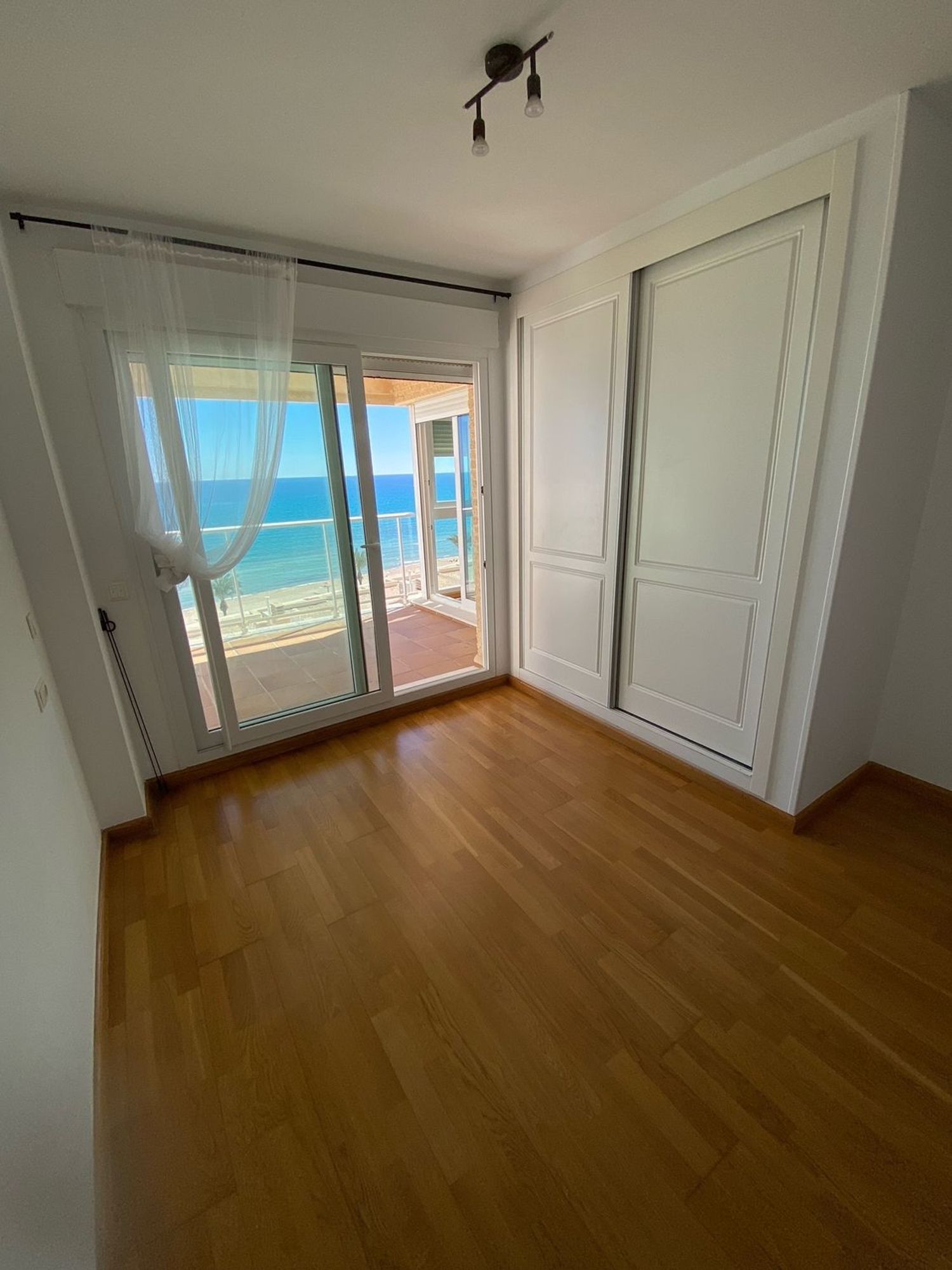 Apartment for sale, in first line of sea in Sorolla street, in El Campello.