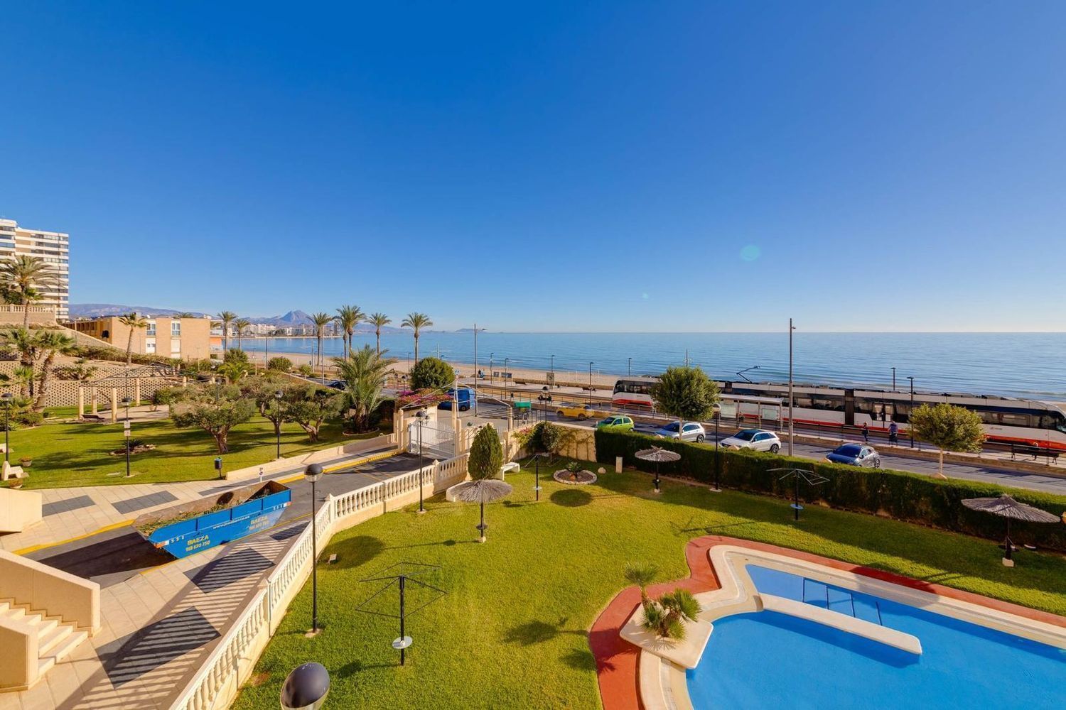 Apartment for sale, in first line of sea in Avenida Jaime I the conqueror, in El Campello.