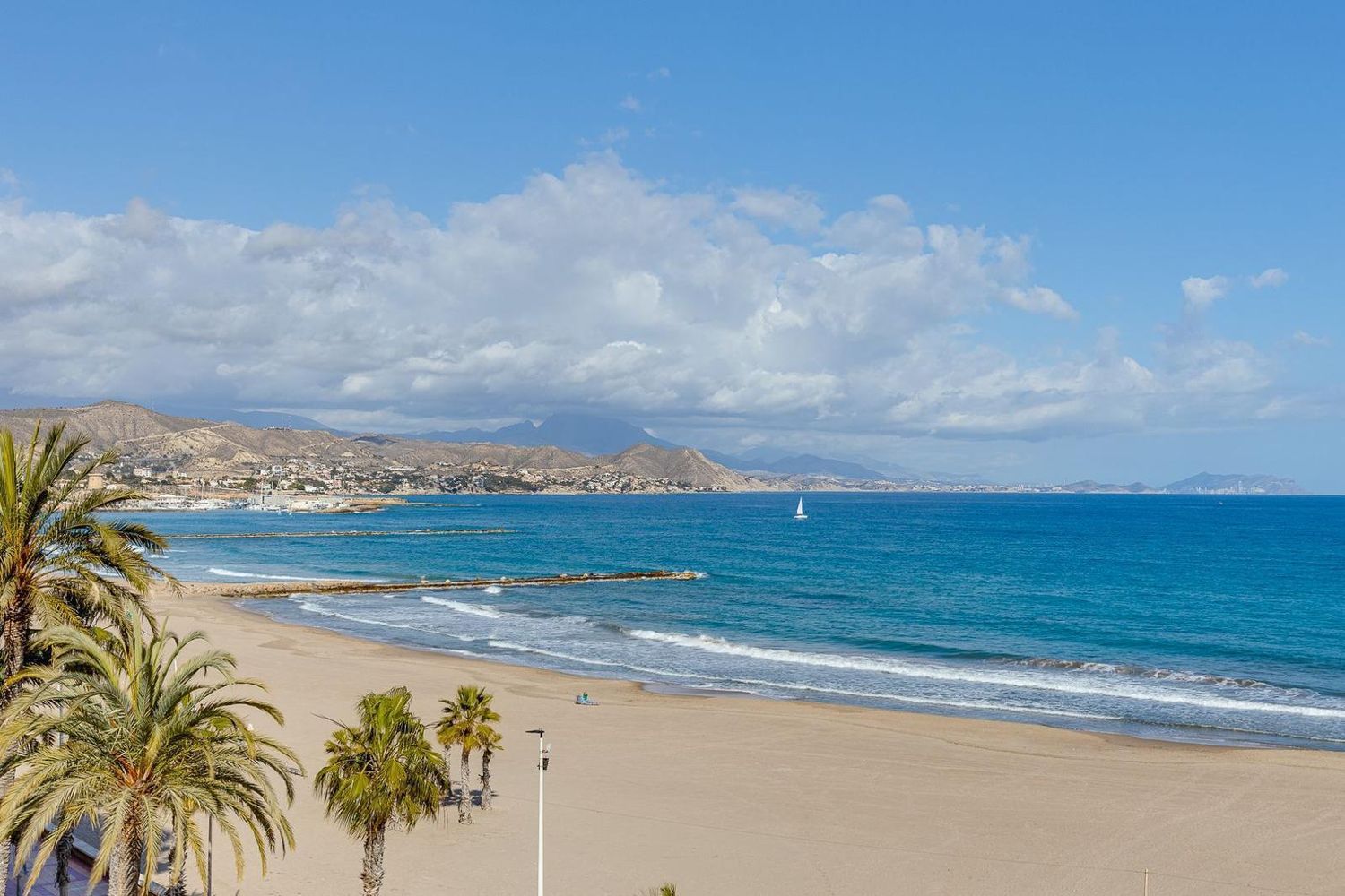 Piso en venta, en primera linea de mar en Avenida Jaime I el conquistador, en El Campello.