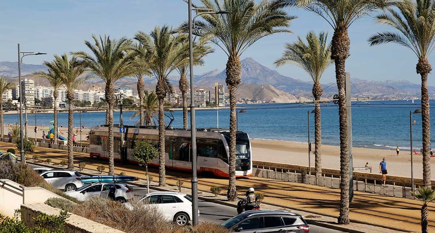 Piso en venta, en primera linea de mar en Avenida Jaime I el conquistador, en El Campello.