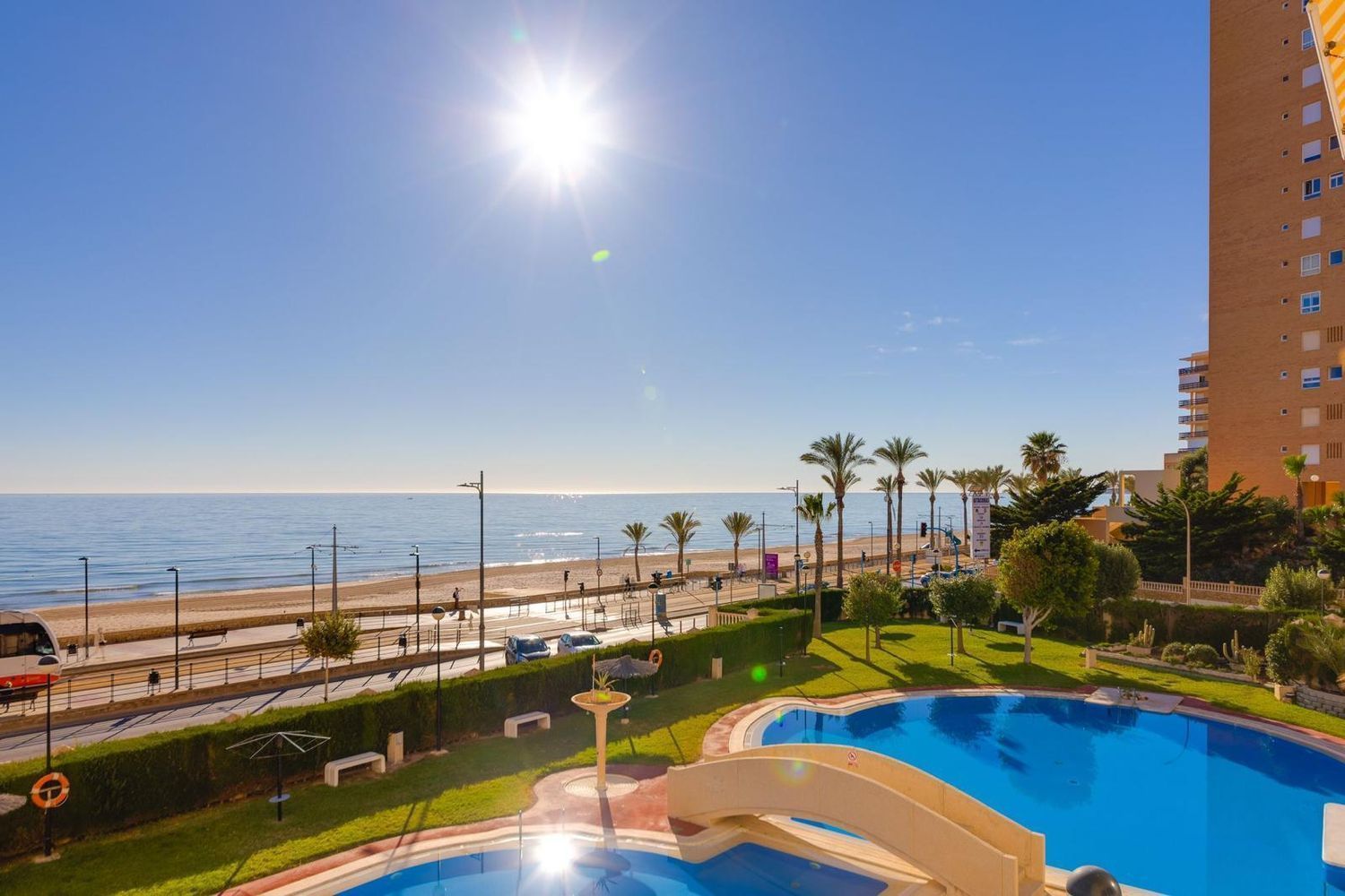 Apartment for sale, in first line of sea in Avenida Jaime I the conqueror, in El Campello.