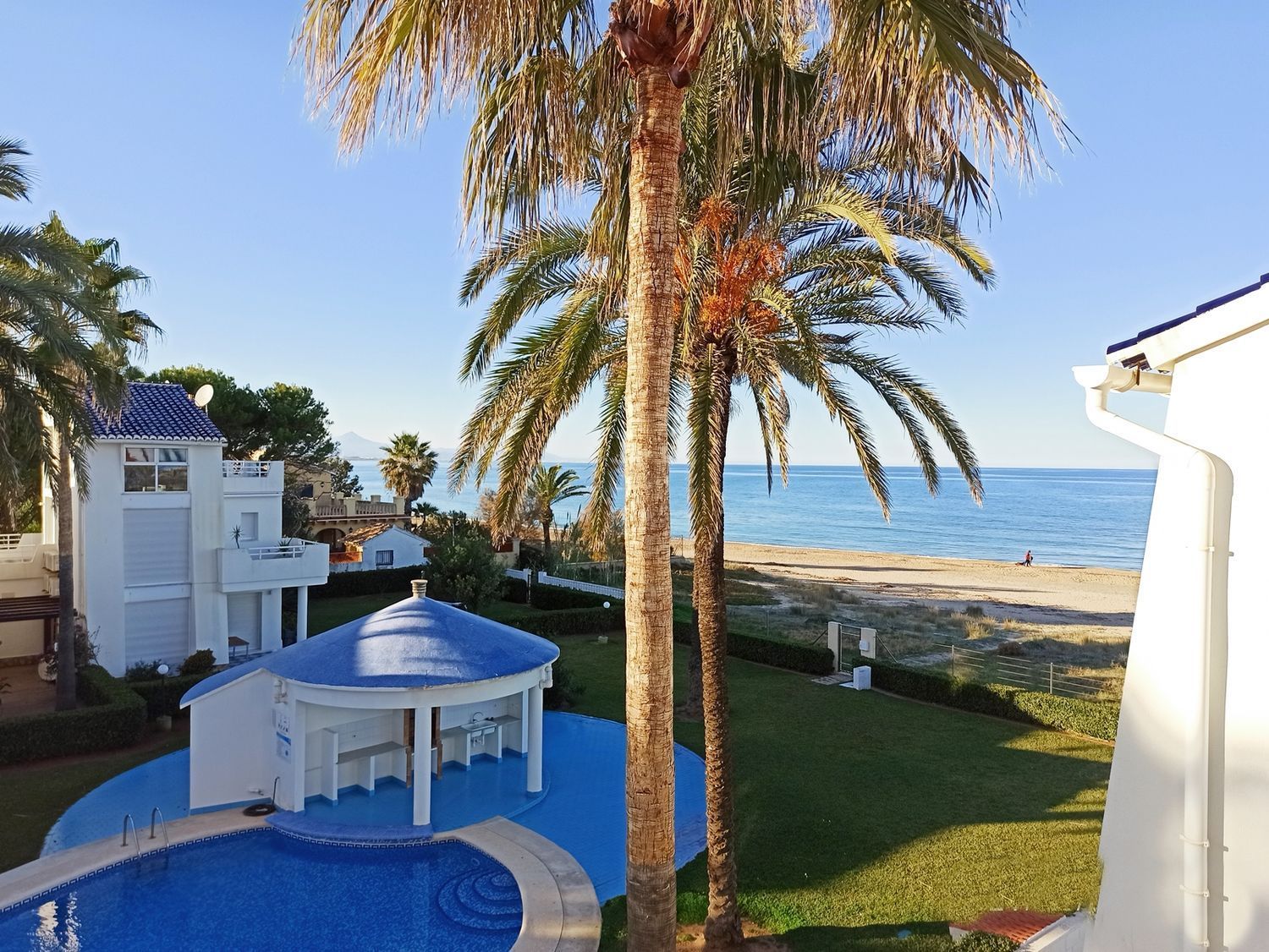 Terraced house for sale, in first line of sea in Devesses, in Denia.