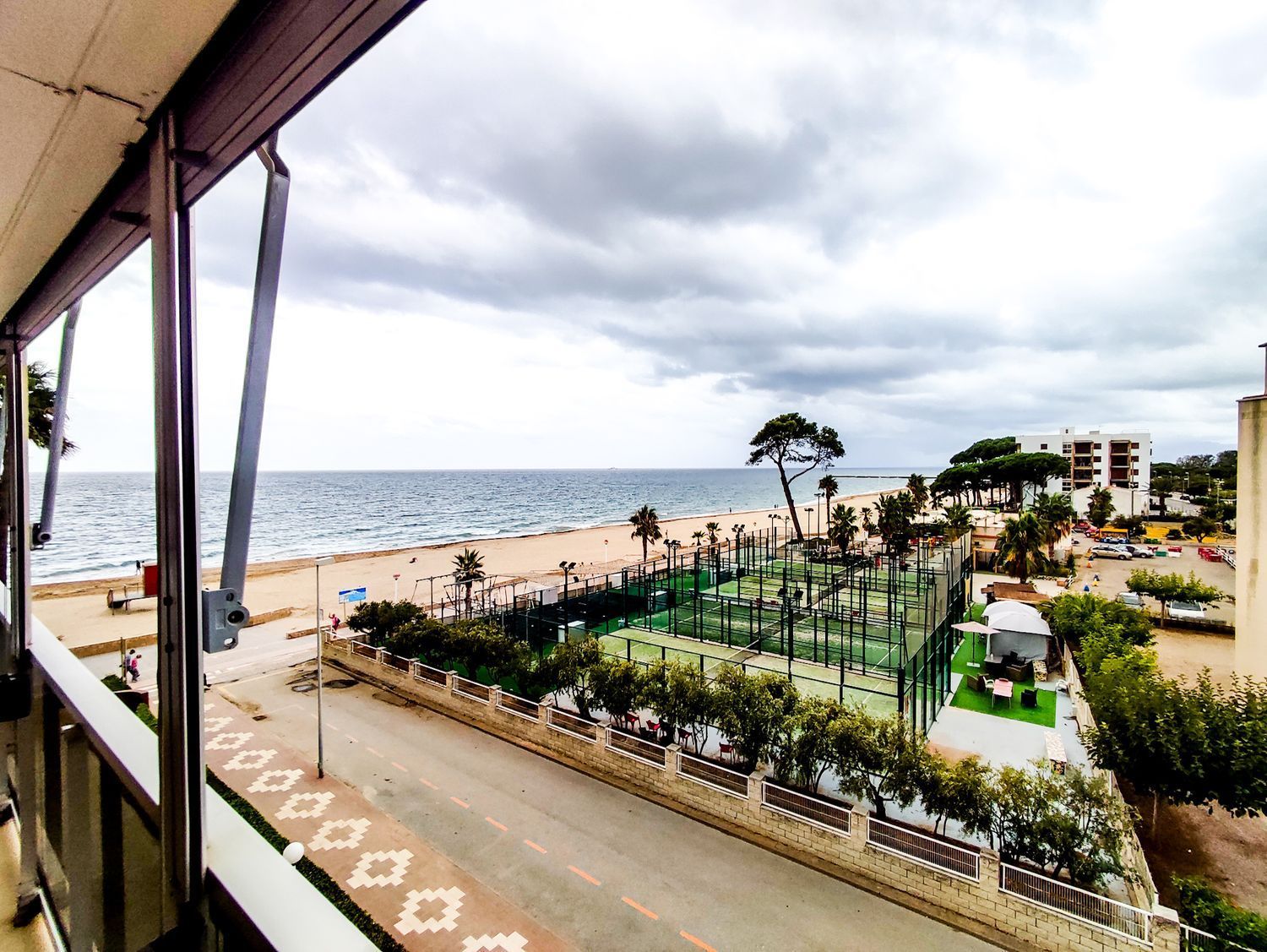 Apartment for sale, in first line of sea in avenida de la diputació, in Cambrils.