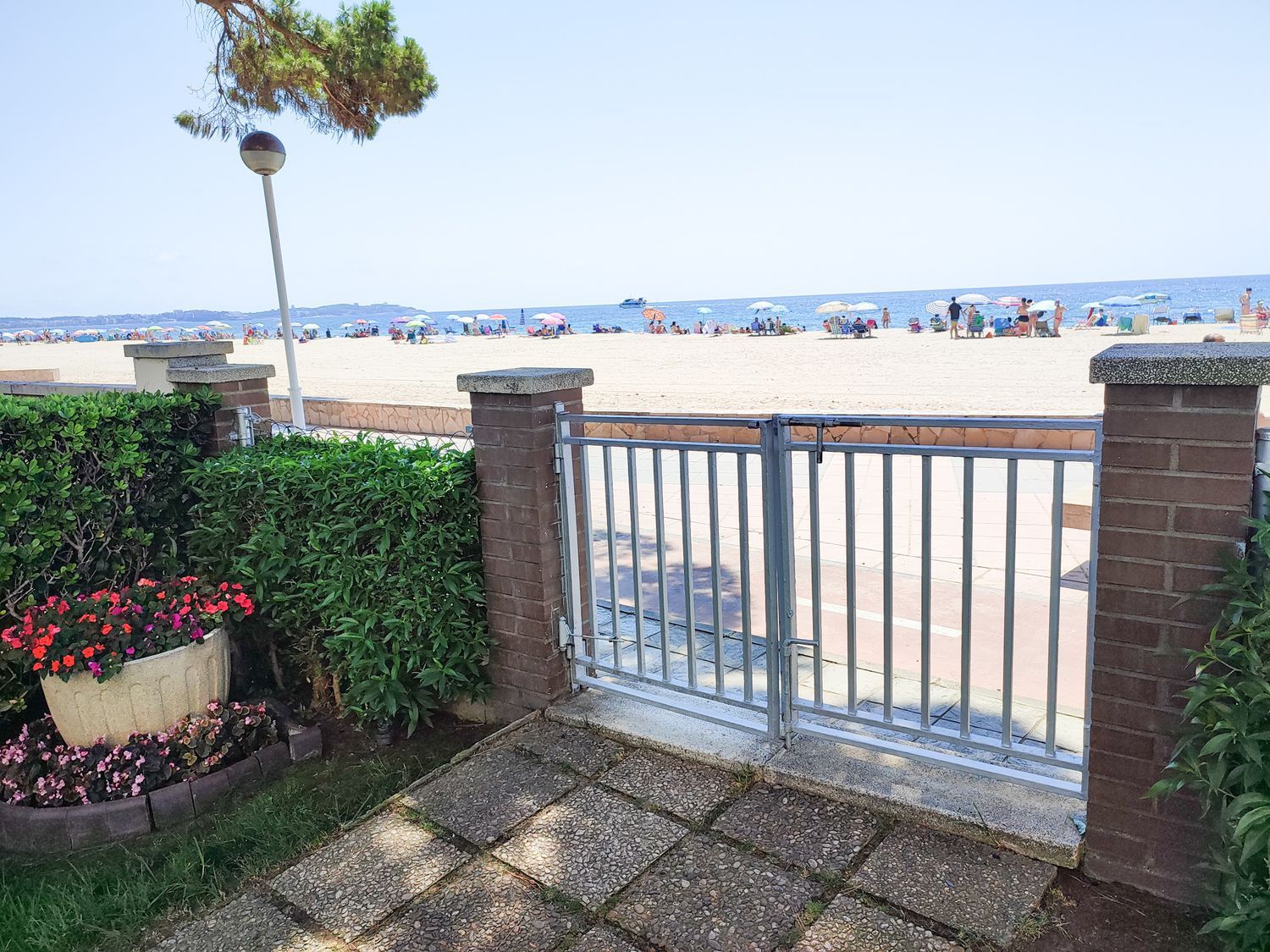 Apartment for sale, in first line of sea in avenida de la diputació, in Cambrils.