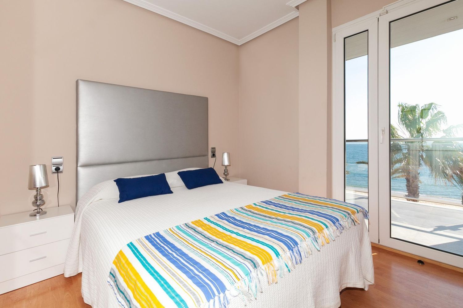 Apartment for sale, in first line of sea in Paseo de Miramar, in Salou.